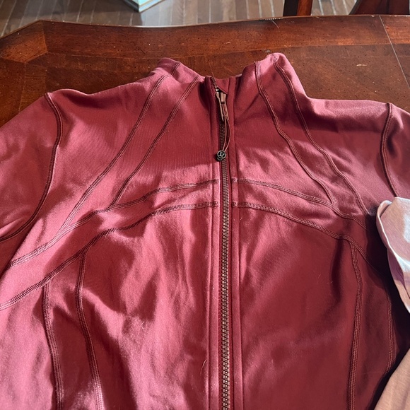 Lululemon Maroon Jacket and Light Purple T-shirt Sz 12 - Picture 2 of 9
